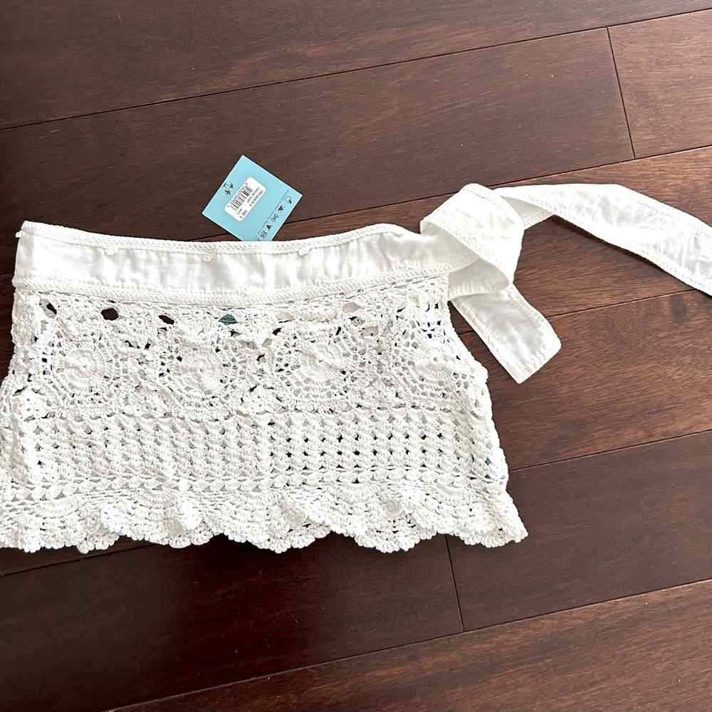 NWT Letarte Mini Crochet Beach Skirt Cover-up with ties and scallop edge hem
